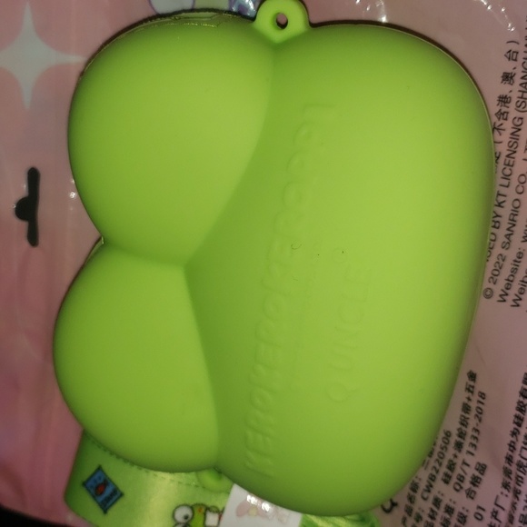 SANRIO Quncle Crossbody NIB - Picture 3 of 7